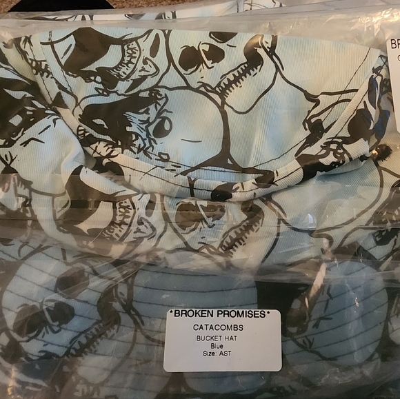 Broken Promises Catacombs Bucket Hat - Picture 2 of 2